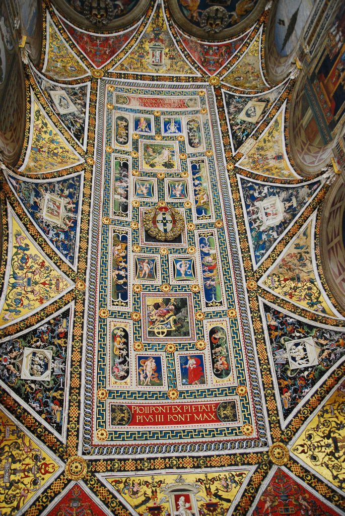 Sufit biblioteki w katedrze w Sienie