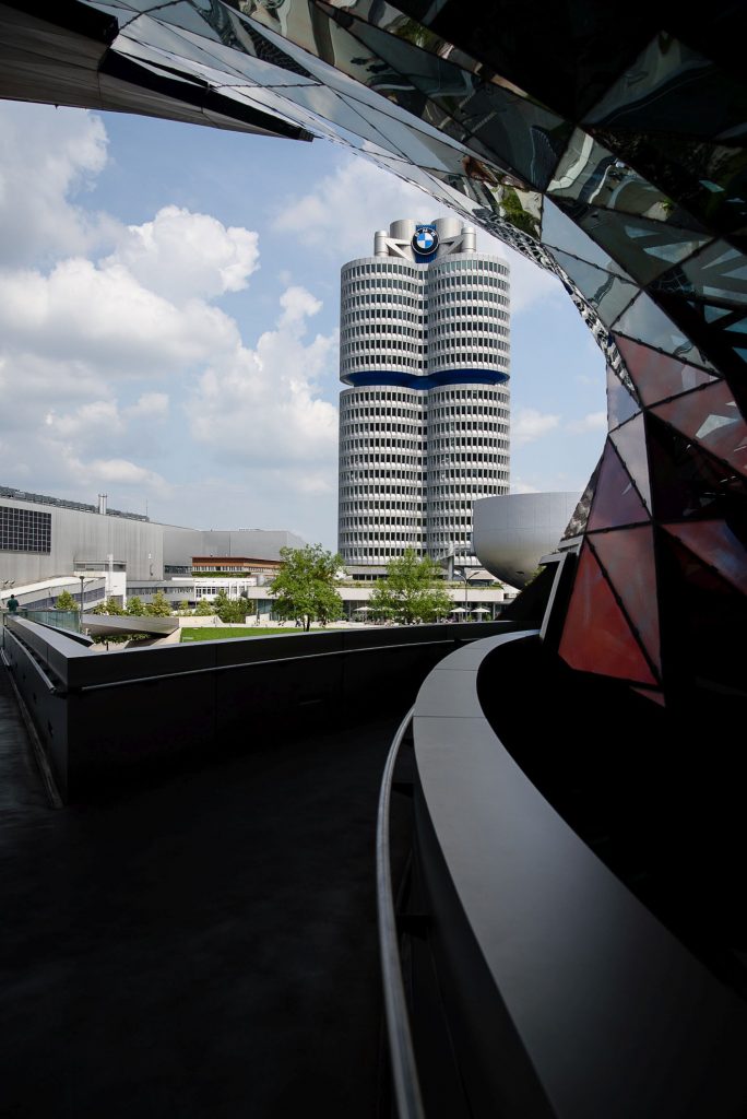 BMW Welt - widok na budynek muzeum BMW