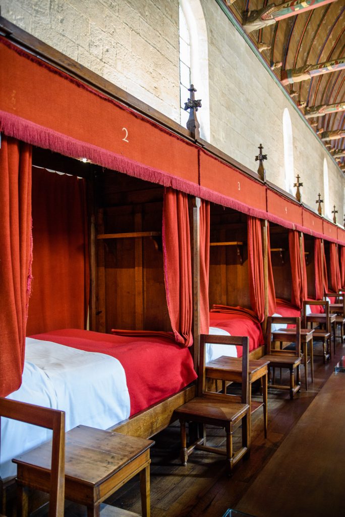 Łóżka dla chorych w Hôtel Dieu