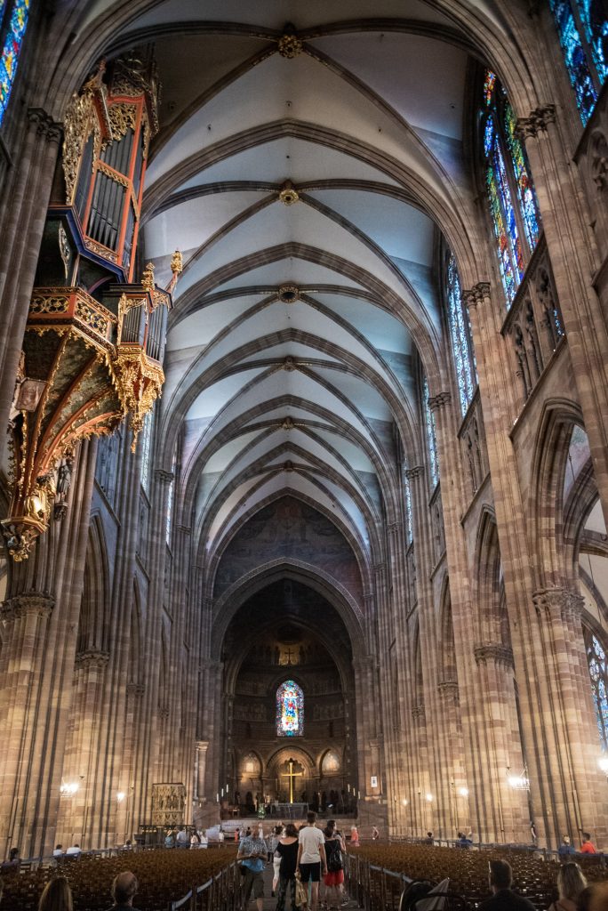 Wnętrze Katedry Najświętszej Marii Panny w Strasburgu
