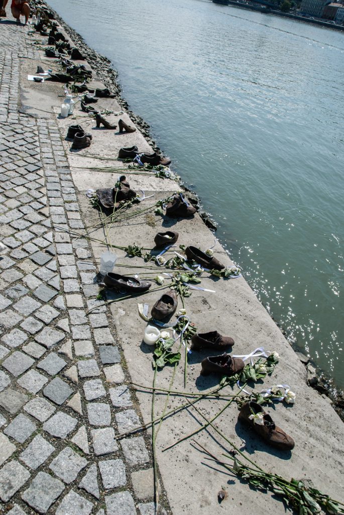 Pomnik ku pamięci mordowanych nad Dunajem Żydów