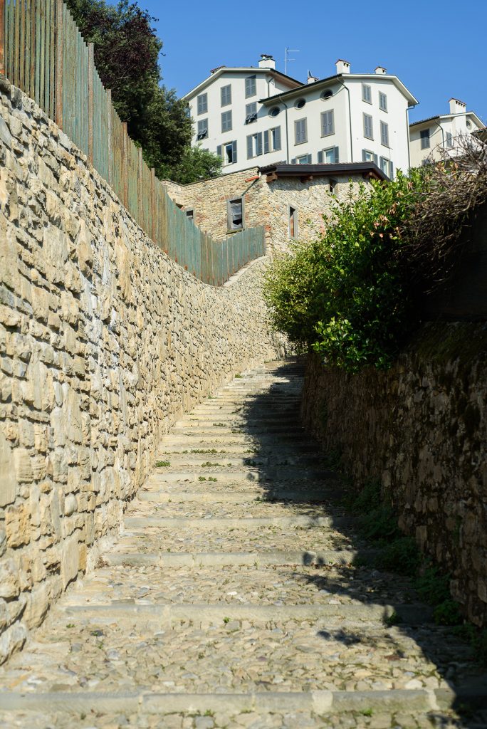 Bergamo - schody prowadzące na stare miasto
