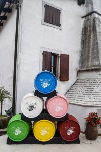 Ščurek - kolorowe beczki