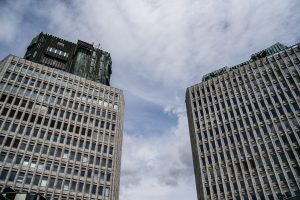 Budynki na Placu Republiki, pamiętające czasu komunizmu