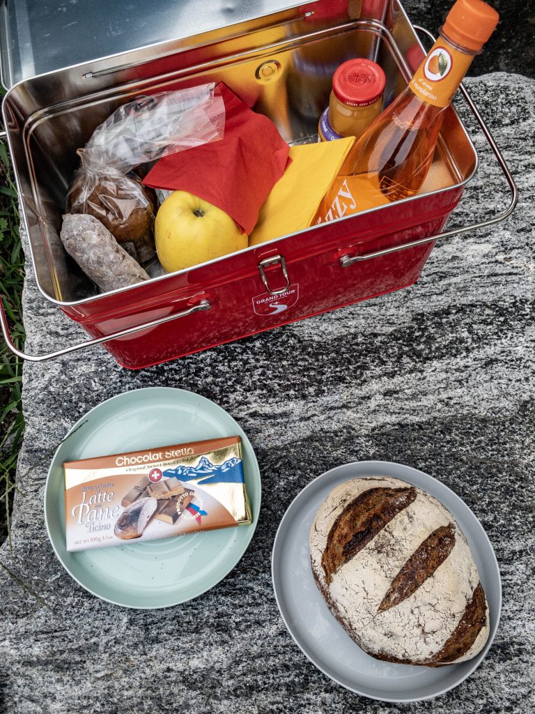Przysmaki Ticino - pszenny chleb i czekolada z okruszkami