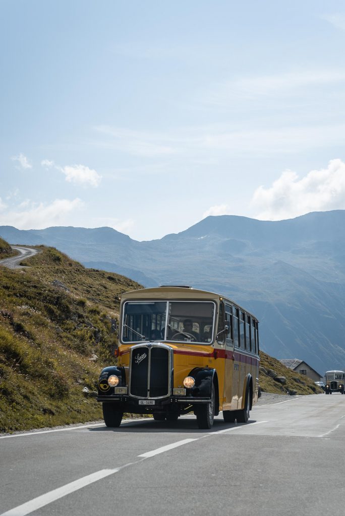 Stare autobusy pocztowe na Furka pass