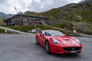 Ferrari California na Susten Passhöhe
