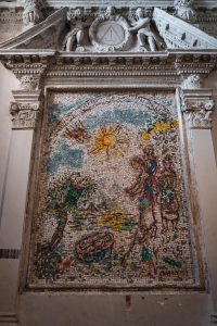 https://samochodem.eu/wp-content/uploads/2022/09/france-2022-3273-alpes-maritimes-vence-cathedrale-notre-dame-de-la-nativite-mozaika-marca-chagalla.jpg