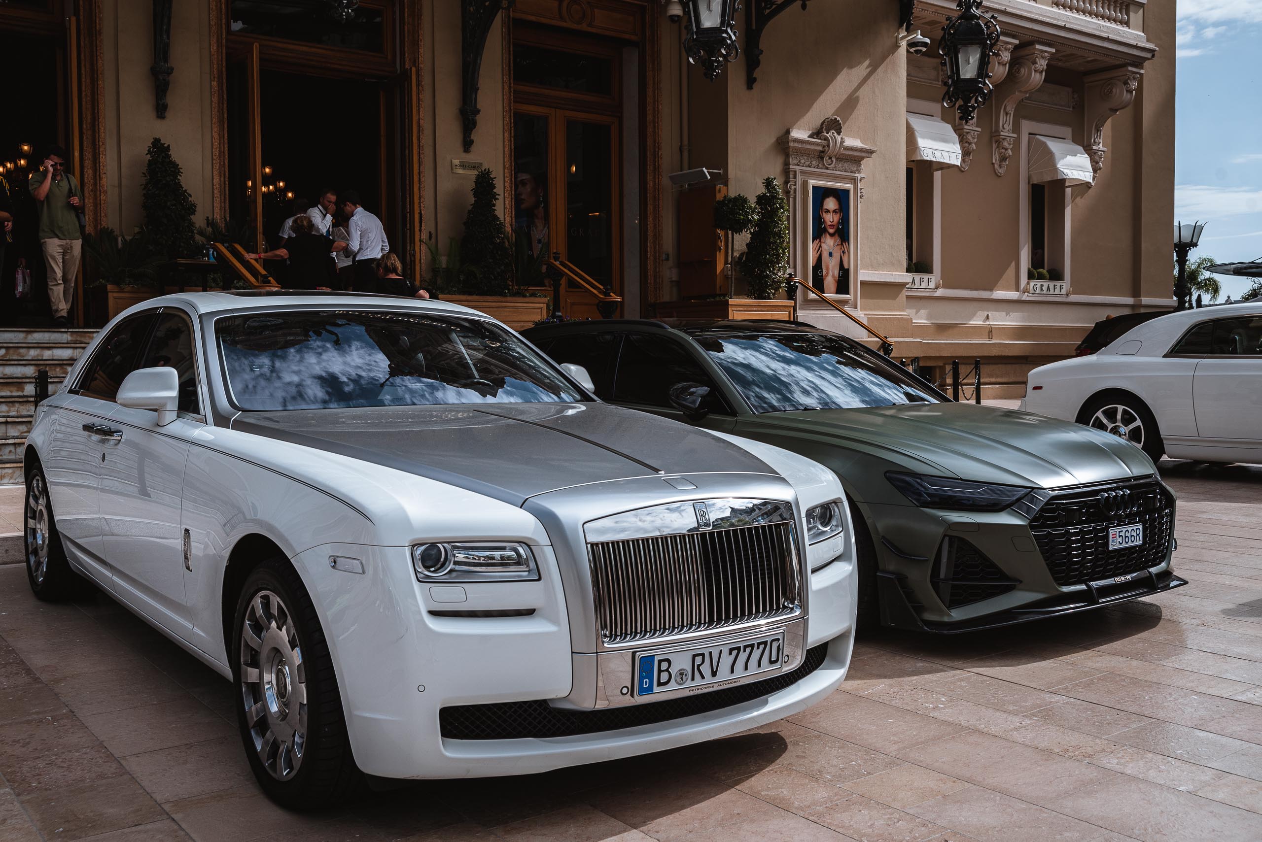 Kasyno Monte Carlo - Rolls Royce i Audi RS6-R ABT