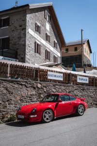 Porsche 911 na przełęczy Stelvio